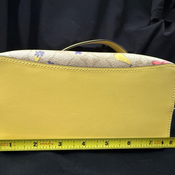 Coach Bucket Purse - Picture 6 of 12